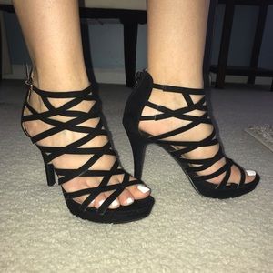 REPORT Black Strapped Heels